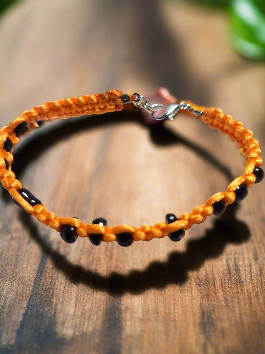 Beaded macrame bracelet